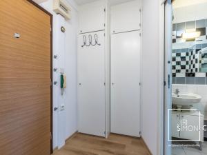 Pronájem bytu 1+kk, Praha - Hostivař, Chudenická, 30 m2