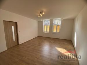 Pronájem bytu 2+1, Opava - Předměstí, Nákladní, 60 m2