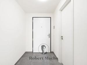 Pronájem bytu 1+kk, Praha - Modřany, Mezi vodami, 32 m2