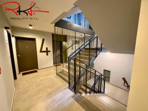 Pronájem bytu 1+kk, Praha - Dolní Měcholupy, Kardausova, 42 m2