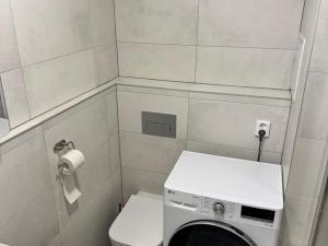 Pronájem bytu 2+kk, Praha - Hloubětín, Kardašovská, 43 m2