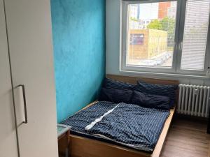 Pronájem bytu 2+kk, Praha - Hloubětín, Kardašovská, 43 m2