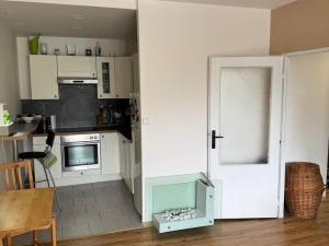 Pronájem bytu 2+kk, Praha - Hloubětín, Kardašovská, 43 m2