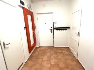 Pronájem bytu 3+1, Praha - Vokovice, Alžírská, 75 m2