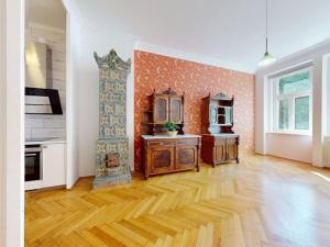 Prodej bytu 2+kk, Karlovy Vary, Svahová, 77 m2