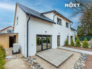 Prodej bytu 3+kk, Všestary, Strančická, 111 m2