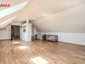 Prodej rodinného domu, Oponešice, 280 m2