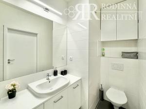 Prodej bytu 1+kk, Praha, Peroutkova, 24 m2