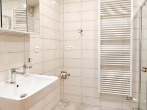 Pronájem bytu 2+kk, Praha - Karlín, Křižíkova, 55 m2
