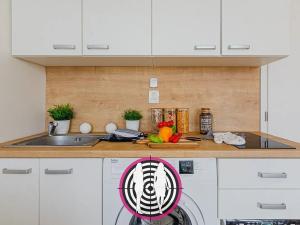 Pronájem bytu 1+kk, Praha - Hostivař, Hornoměcholupská, 22 m2