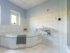 Prodej rodinného domu, Lázně Bělohrad, Třetí strana, 240 m2