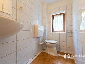 Prodej rodinného domu, Lázně Bělohrad, Třetí strana, 240 m2