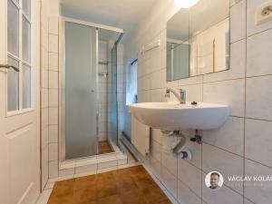 Prodej rodinného domu, Lázně Bělohrad, Třetí strana, 240 m2