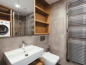 Pronájem bytu 1+kk, Praha - Bubeneč, Vítězné náměstí, 45 m2