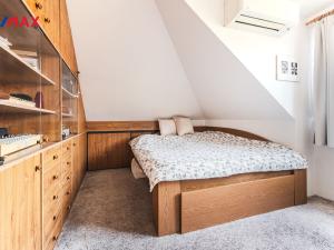 Pronájem bytu 3+1, Praha - Liboc, Jenečská, 74 m2