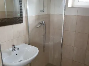Pronájem skladu, Liberec, Košická, 110 m2