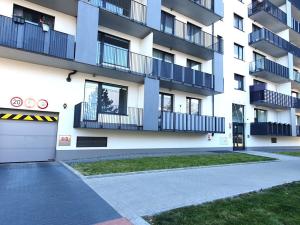 Pronájem garážového stání, Praha - Vysočany, Smržových, 18 m2