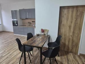 Pronájem bytu 3+kk, Česká Lípa, Erbenova, 70 m2