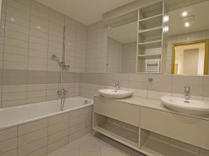 Pronájem bytu 3+1, Praha - Smíchov, Karla Engliše, 121 m2