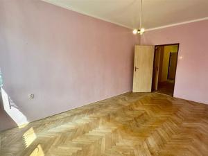 Prodej bytu 2+1, Cheb, Školní, 53 m2