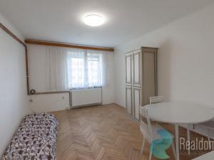 Prodej bytu 3+1, Bystřice, U Stadionu, 70 m2