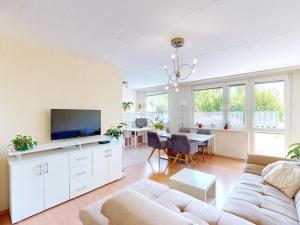 Prodej bytu 3+1, Praha - Řepy, Skuteckého, 86 m2