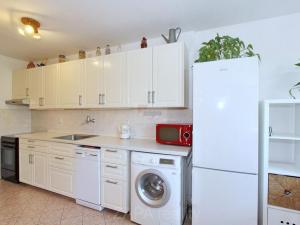 Prodej bytu 3+1, Praha - Řepy, Skuteckého, 86 m2