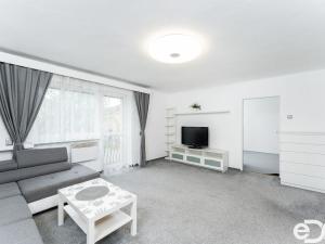 Prodej bytu 2+1, Chocerady - Komorní Hrádek, 50 m2