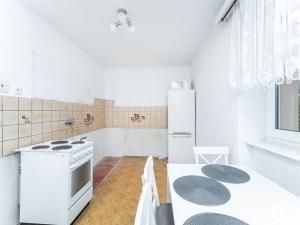 Prodej bytu 2+1, Chocerady - Komorní Hrádek, 50 m2