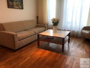 Prodej bytu 2+kk, Karlovy Vary, Jateční, 74 m2