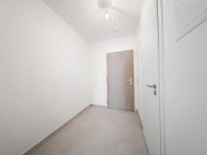 Prodej bytu 1+kk, Praha - Háje, Sochorcova, 32 m2