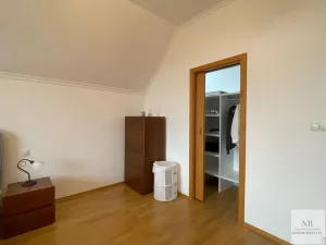 Prodej rodinného domu, Kolová, 372 m2