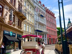 Pronájem bytu 2+kk, Karlovy Vary, Vřídelní, 43 m2