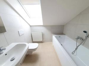 Pronájem bytu 2+kk, Praha - Nové Město, Vyšehradská, 58 m2