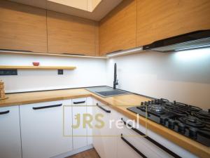 Prodej bytu 3+1, Veselí nad Moravou, náměstí Míru, 74 m2