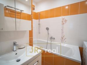 Prodej bytu 3+1, Veselí nad Moravou, náměstí Míru, 74 m2