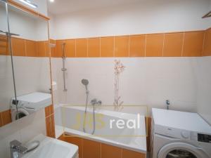 Prodej bytu 3+1, Veselí nad Moravou, náměstí Míru, 74 m2