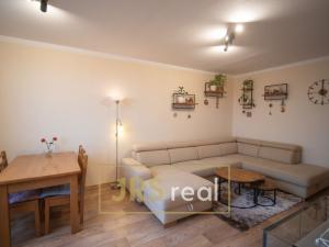 Prodej bytu 3+1, Veselí nad Moravou, náměstí Míru, 74 m2
