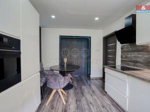 Prodej bytu 2+1, Ostrov, Šafaříkova, 55 m2