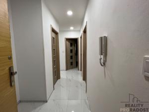 Prodej bytu 3+1, Praha - Kyje, Manželů Dostálových, 80 m2