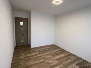 Prodej bytu 3+1, Praha - Kyje, Manželů Dostálových, 80 m2