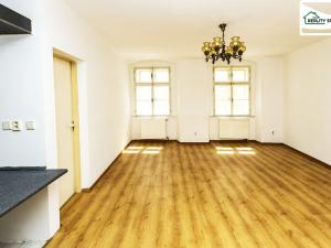 Prodej bytu 3+1, Cheb, Cechovní, 84 m2
