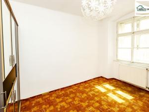 Prodej bytu 3+1, Cheb, Cechovní, 84 m2