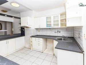 Prodej bytu 3+1, Cheb, Cechovní, 84 m2