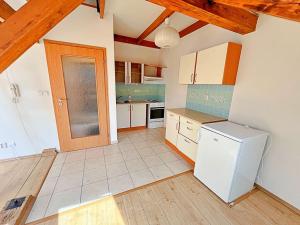 Pronájem bytu 1+kk, Praha - Smíchov, Rozkošného, 44 m2