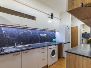 Prodej bytu 2+1, Praha - Bubeneč, Jaselská, 60 m2