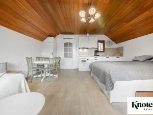 Prodej vinného sklepa, Velké Bílovice, 72 m2