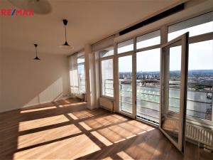 Prodej bytu 1+kk, Praha - Strašnice, Vinohradská, 28 m2