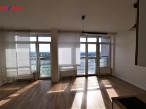 Prodej bytu 1+kk, Praha - Strašnice, Vinohradská, 28 m2