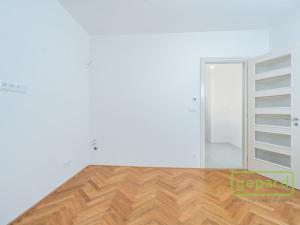 Pronájem bytu 1+kk, Praha - Žižkov, Sudoměřská, 35 m2